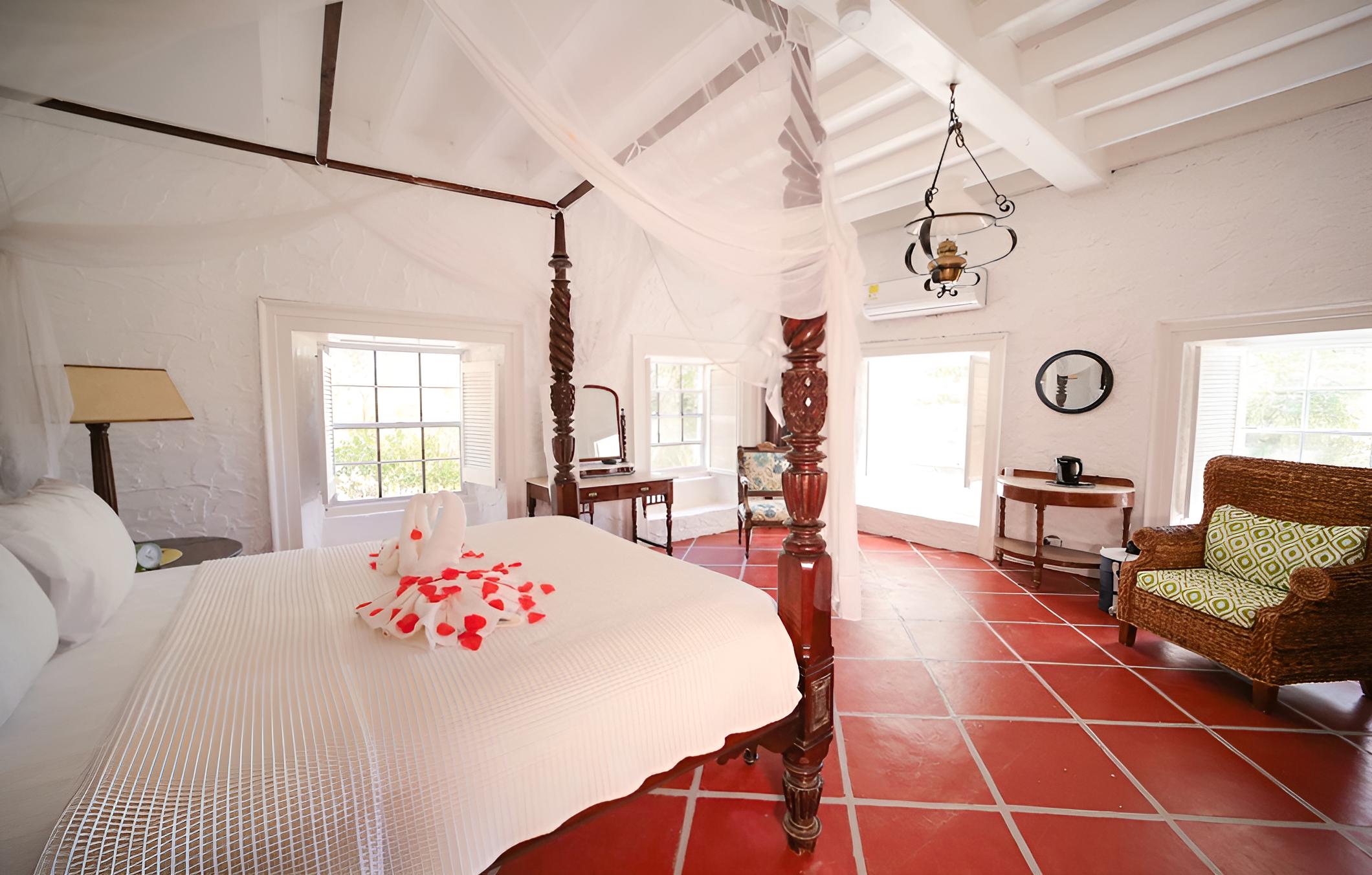 Suite, 1 King Bed (Duke) photo 3