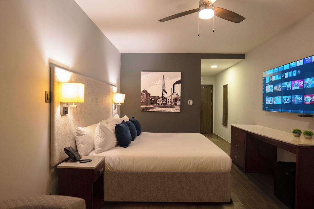 Superior Room, 1 King Bed, Non Smoking - Photo 2