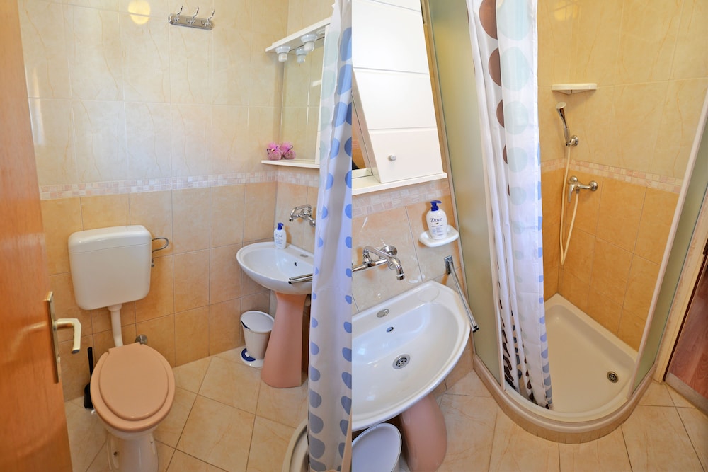 Comfort Room, 1 Bedroom, Kitchenette photo 2
