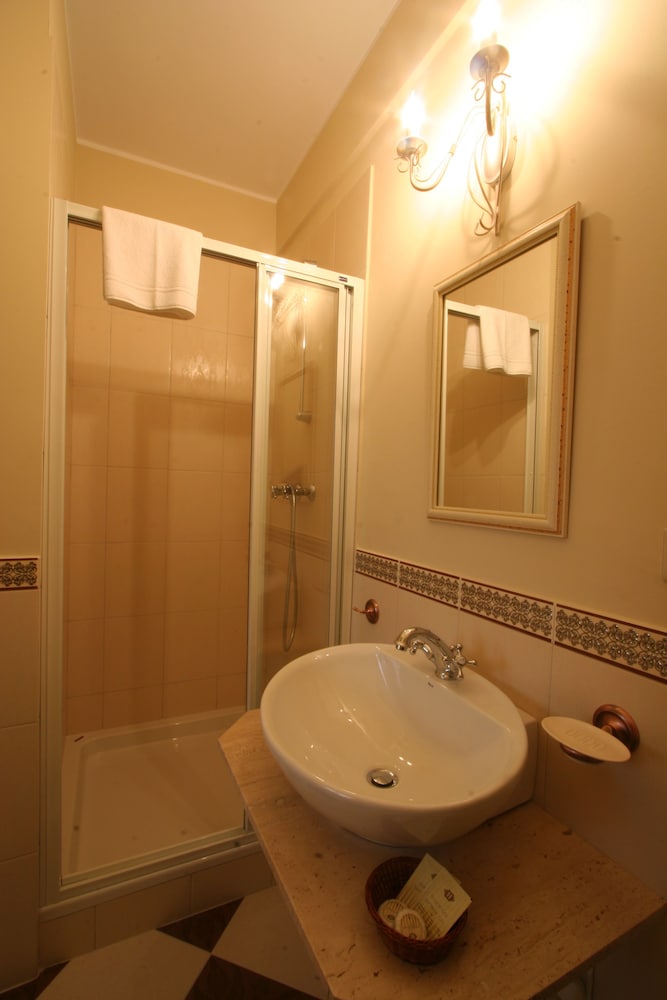 Classic Double Room photo 3
