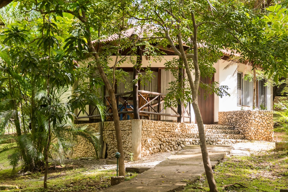 Basic Room, 1 Bedroom, Private Bathroom, Garden View