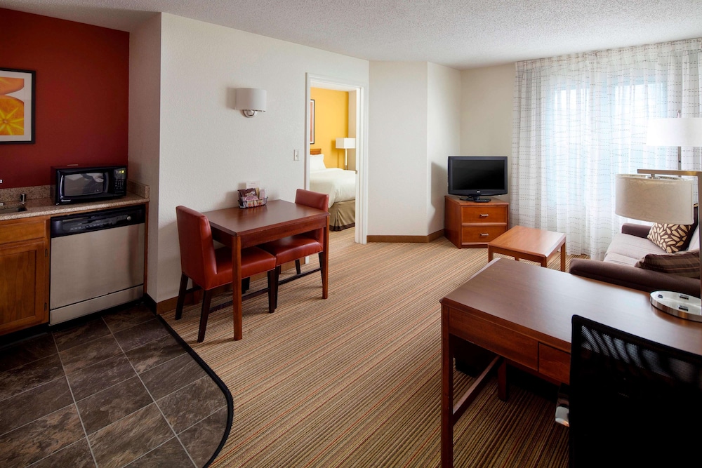 Suite, 1 Queen Bed with Sofa bed, Accessible (Hearing One Bedroom) - Photo 1