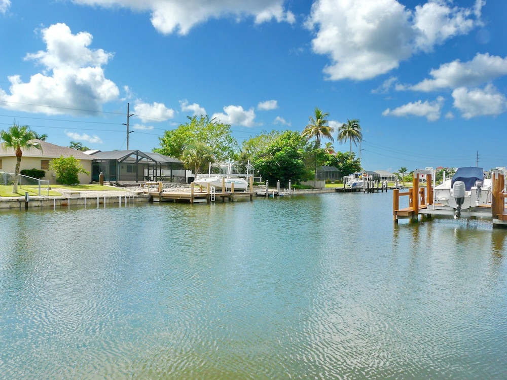 House, Multiple Beds (Pet-friendly home with pool and dock ) photo 3