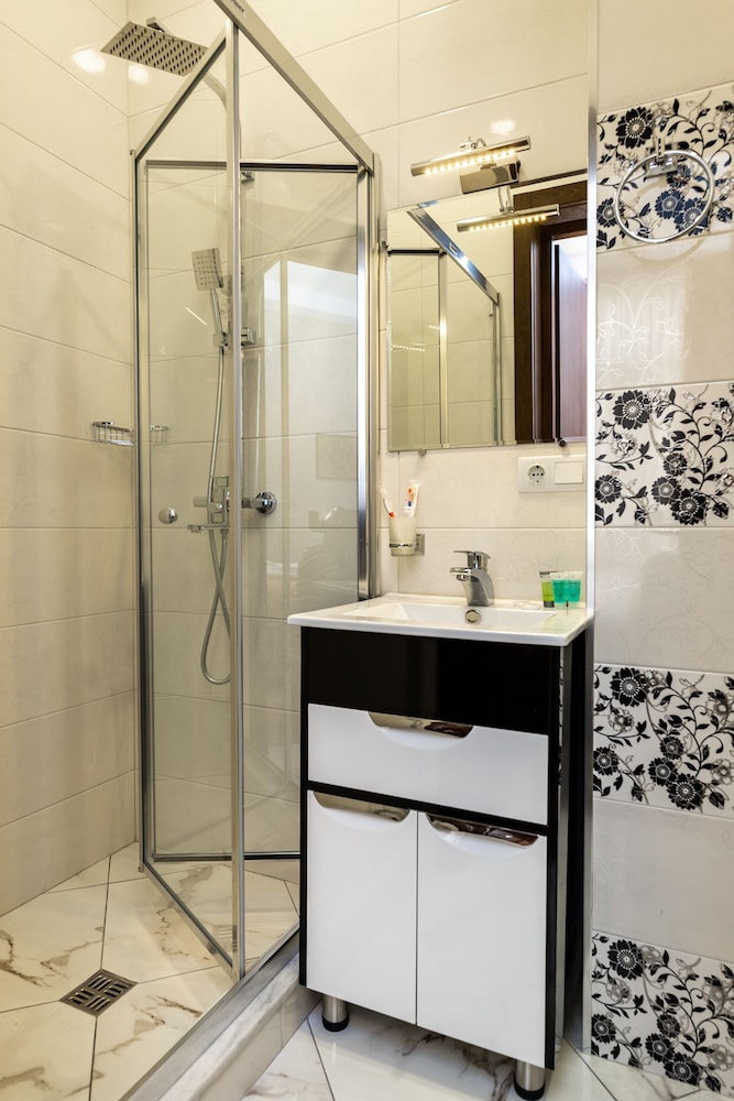 Standard Double Room - Photo 6
