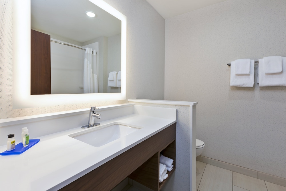 Suite, Multiple Beds - Photo 4