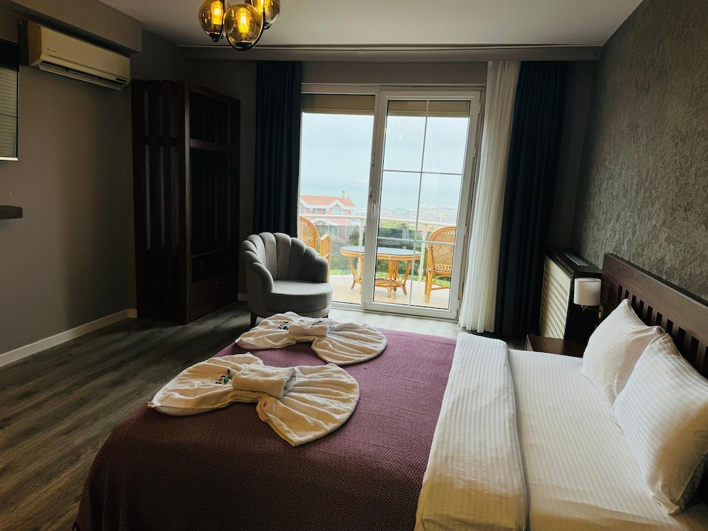 Superior Room, Sea View - Photo 19