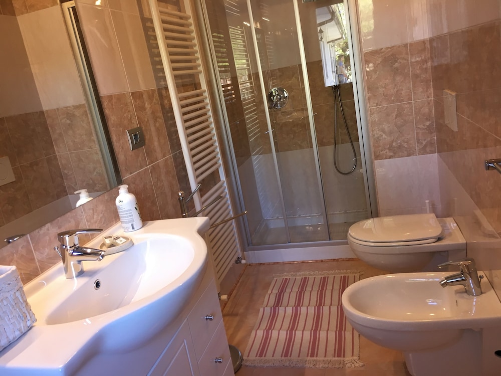 Traditional Double or Twin Room, Poolside photo 2