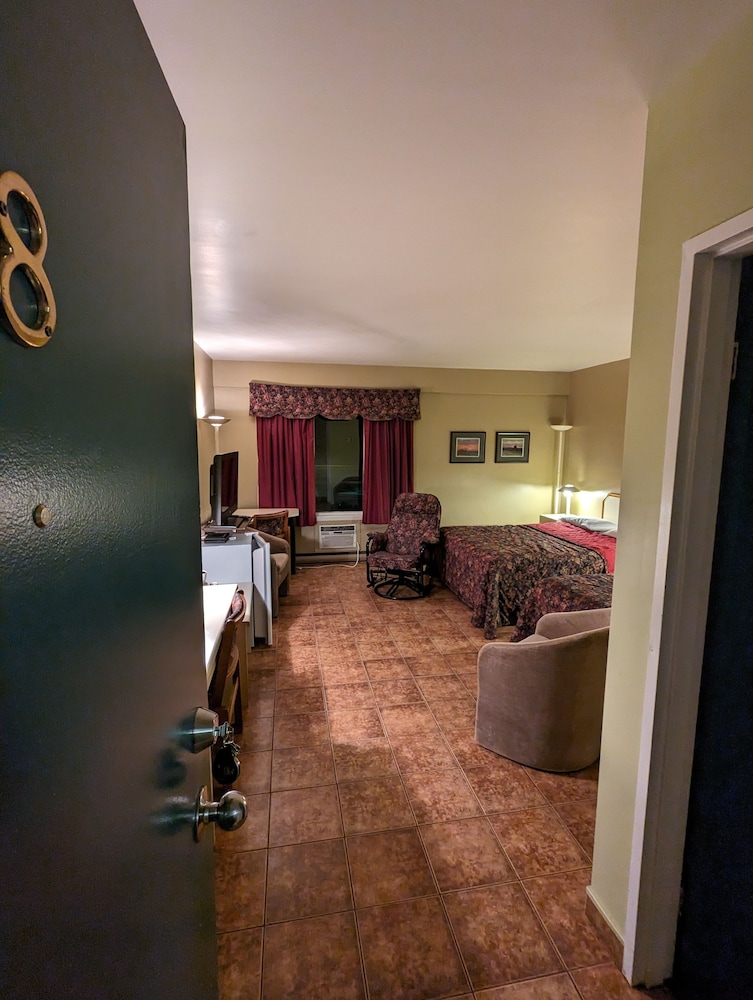 Standard Room, Multiple Beds photo 3