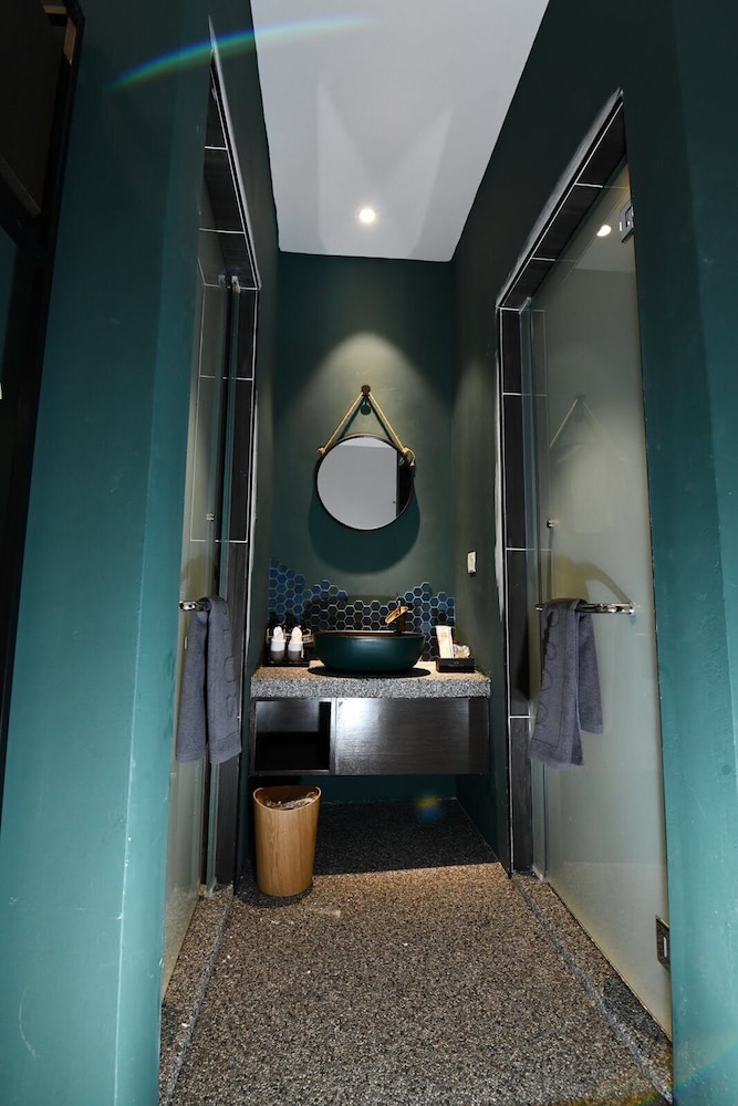 Premier Twin Room - Photo 4