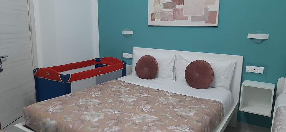 Deluxe Triple Room photo 3