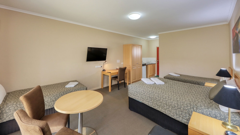 Deluxe Triple Room photo 2