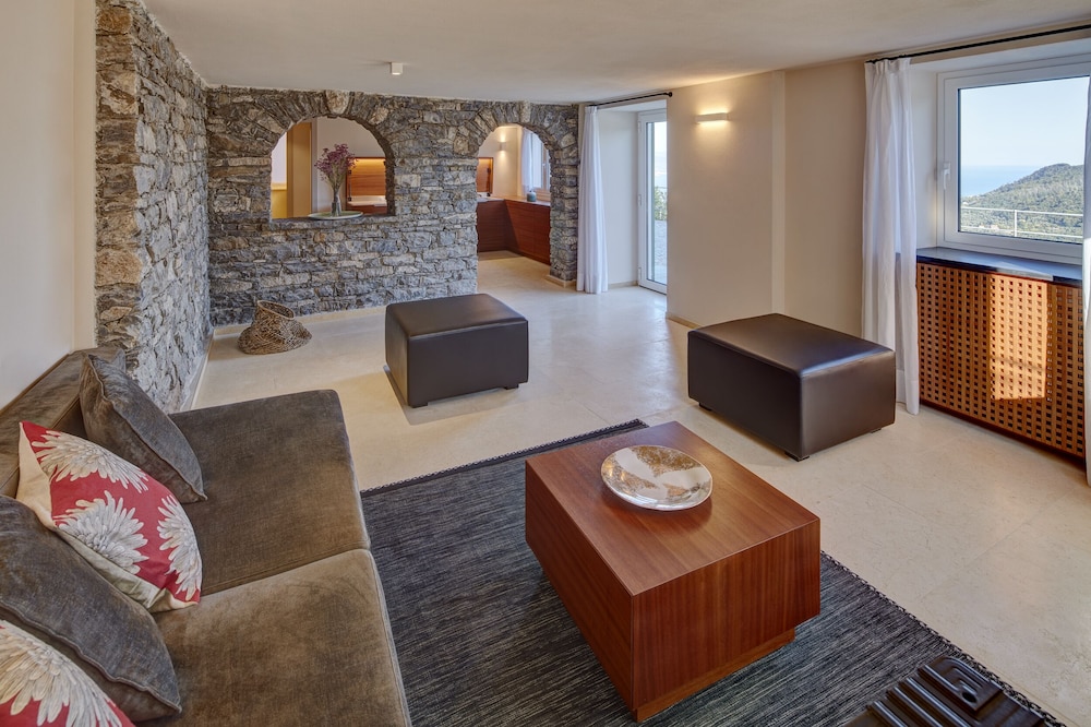 Superior Suite, 1 Bedroom, Sea View photo 2