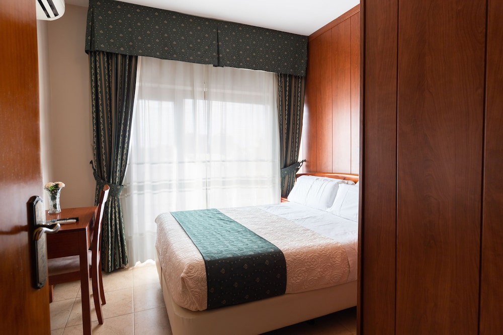 Double Room (1 Double Bed) - Photo 8