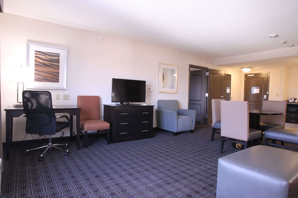 Suite, 1 King Bed, Non Smoking