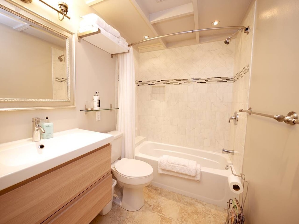 Condo, 2 Queen Beds (Juniper House) photo 3