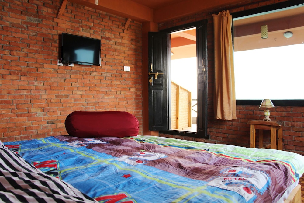 Deluxe Room With Private Balcony, Lake View Breakfast Included photo 2