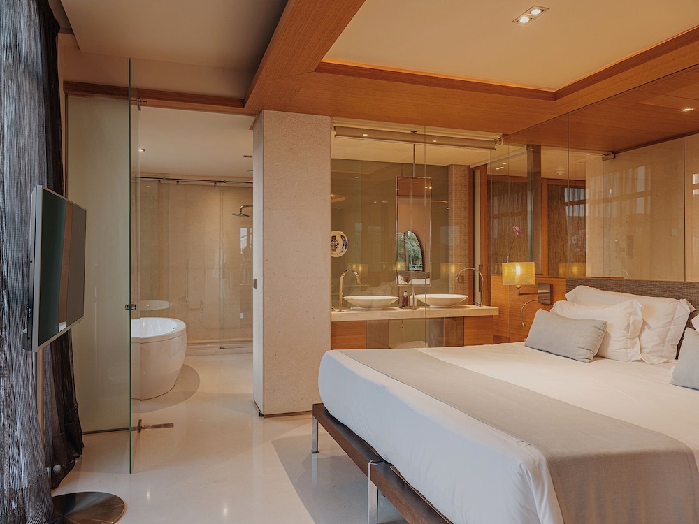 Grand Studio Suite, Sea View, Corner photo 3