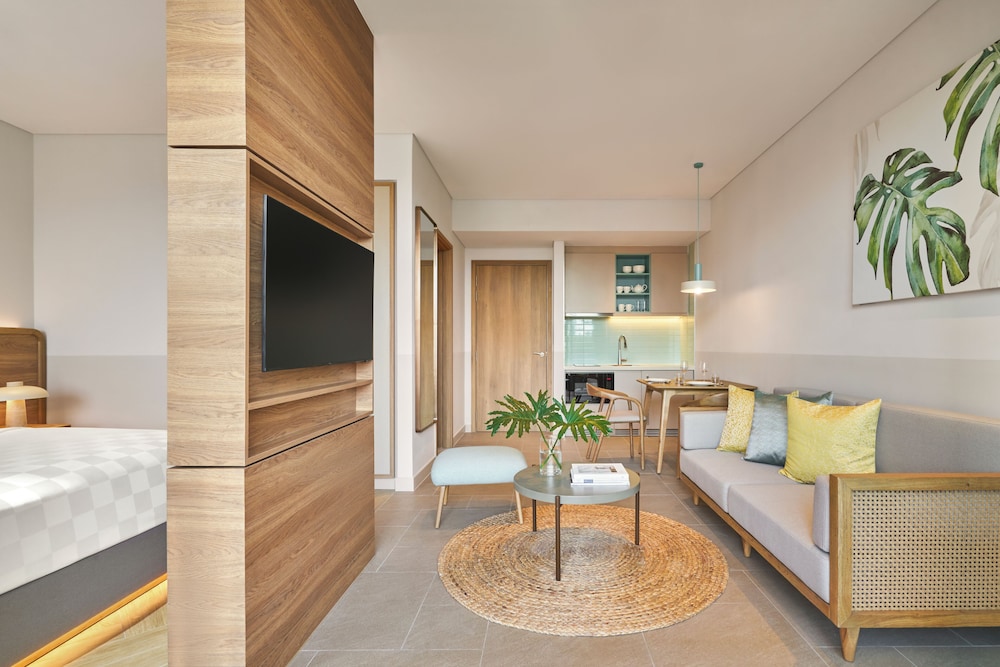 1 Bedroom Balcony Residences - Photo 4
