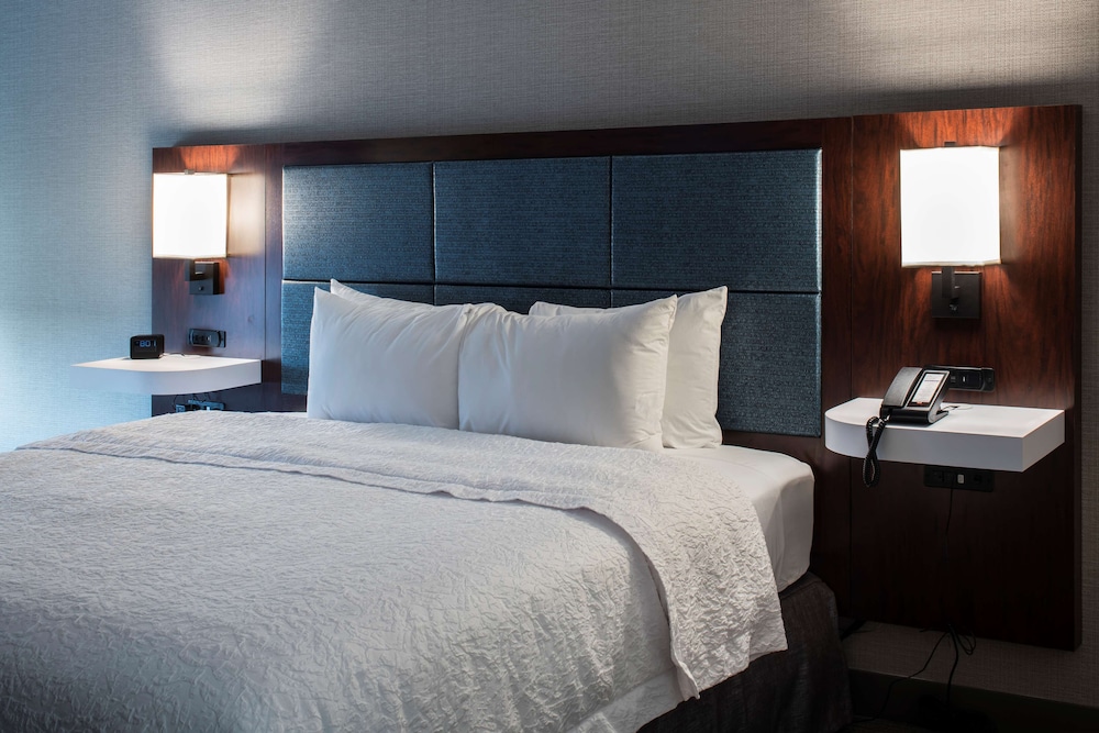 Suite, 1 King Bed, Accessible, Non Smoking - Photo 3