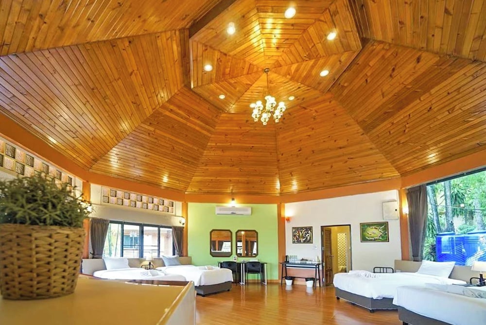 Basic Cabin photo 2