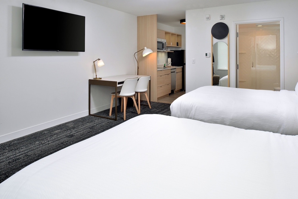Studio, 2 Queen Beds - Photo 6