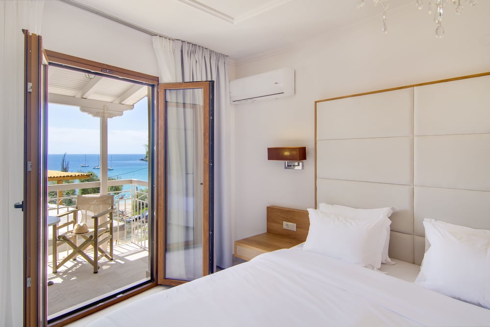 Superior Double Room with Balcony and Sea View - Photo 8