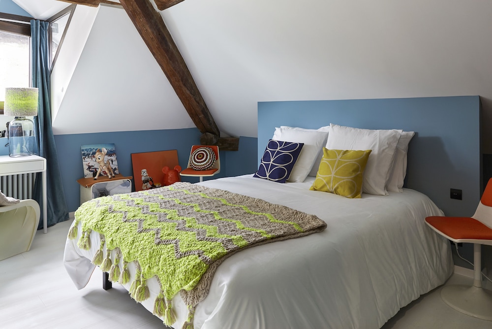 Double Room (#8 Moody Blue)