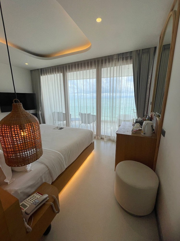 King Suite with Ocean View - Photo 4