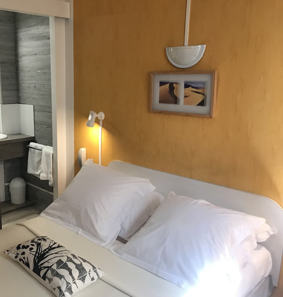 Standard Room photo 3