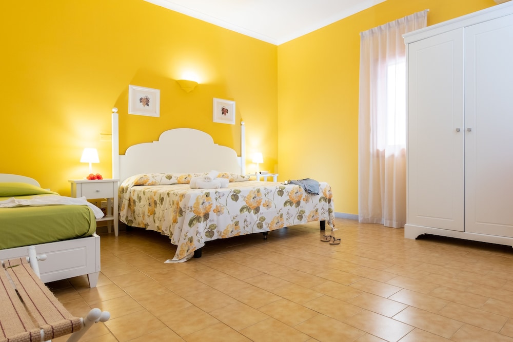 Family Room (2 Adults + 1 Child) photo 1