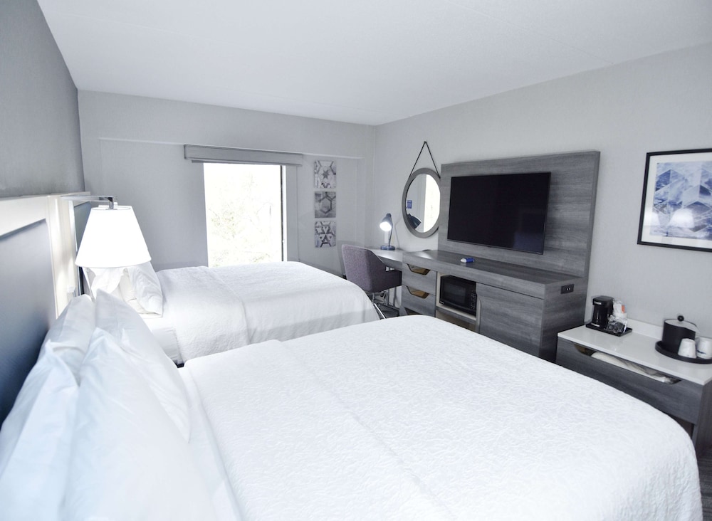 Room, 2 Queen Beds, Non Smoking photo 3