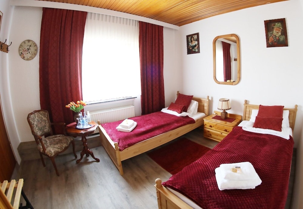 Standard Double or Twin Room, Ensuite, Courtyard View photo 3