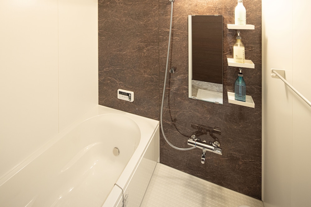 Suite, 1 Bedroom - Photo 27