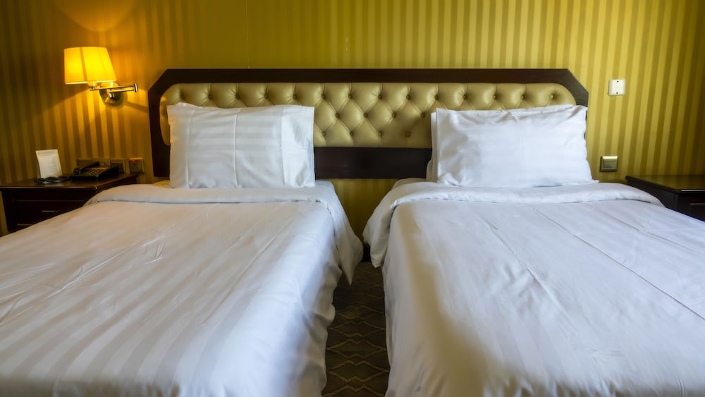 Deluxe Twin Room - Photo 2