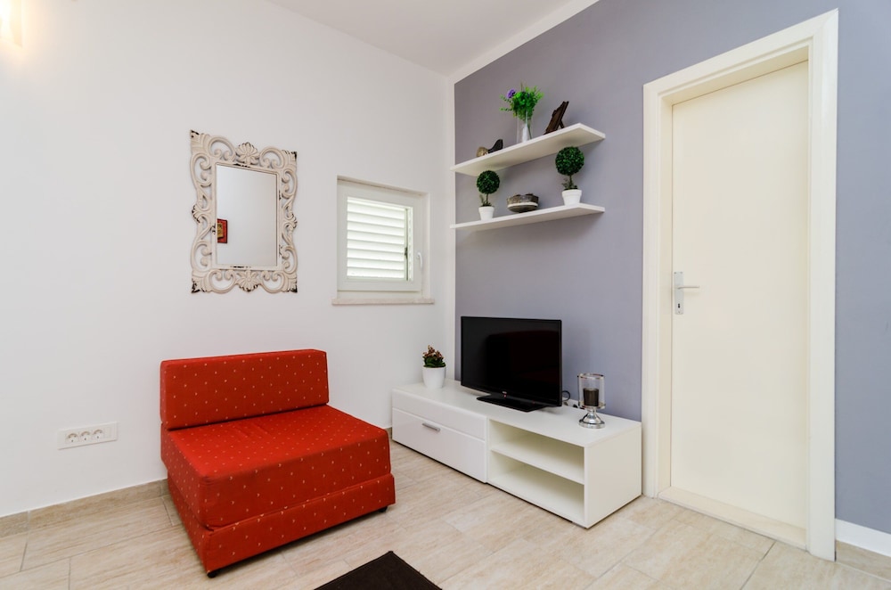 Studio (Comfort Studio Apartment With Terrace) - Photo 9