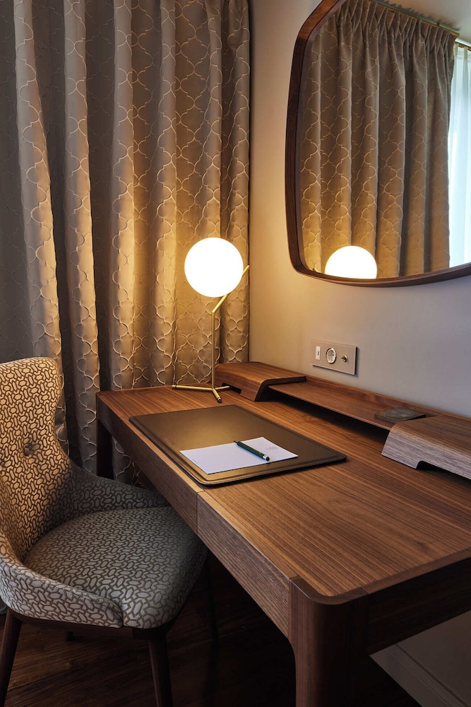 Comfort Room (Plus)