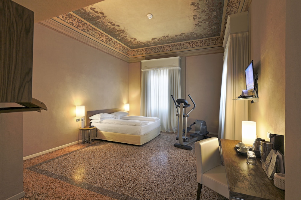 Deluxe Double Room - Photo 2