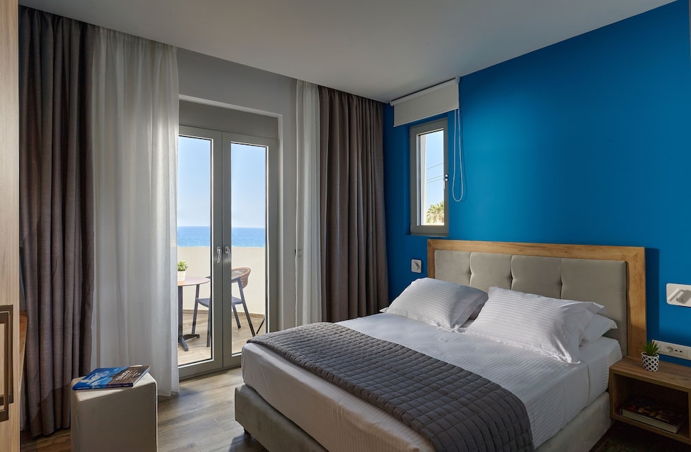 Junior Suite with Sea View - Photo 1