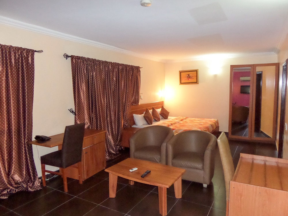 Deluxe Suite
