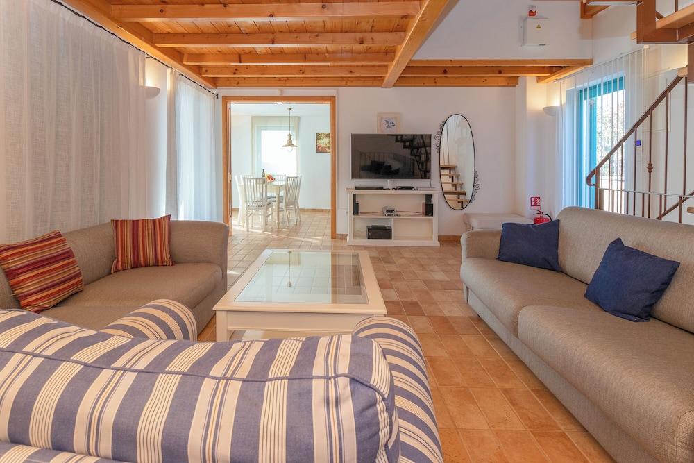 Family Villa, 3 Bedrooms (Seaview Villa Bugenvilla)