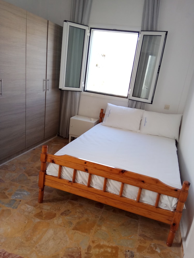 Basic Double Room, 1 Bedroom, Bay View photo 1