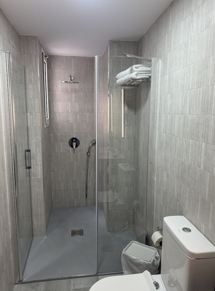 Standard Triple Room, Sea View - Photo 8