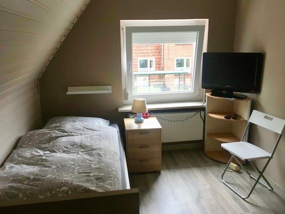 Twin Room, Shared Bathroom