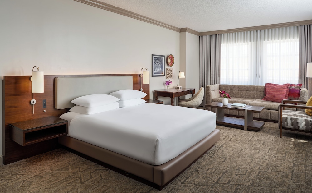 Room, 1 King Bed, Accessible (Shower)
