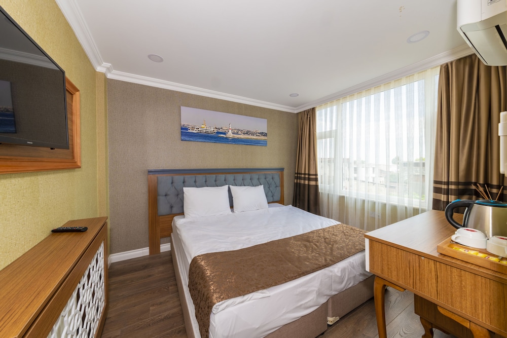 Standard Double or Twin Room photo 2