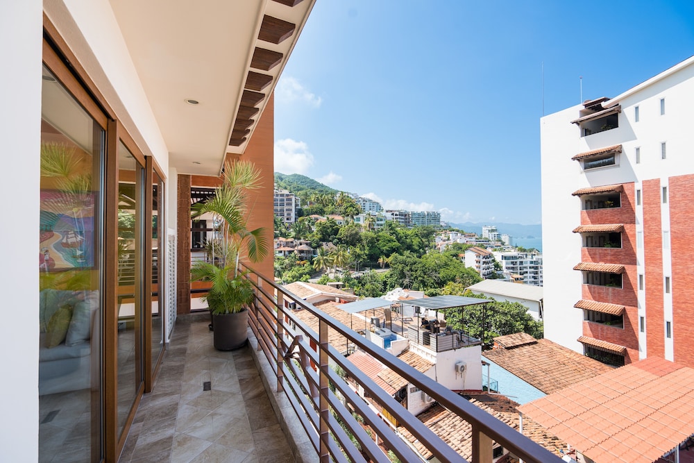 Luxury Suite, 2 Bedrooms, Ocean View, Corner