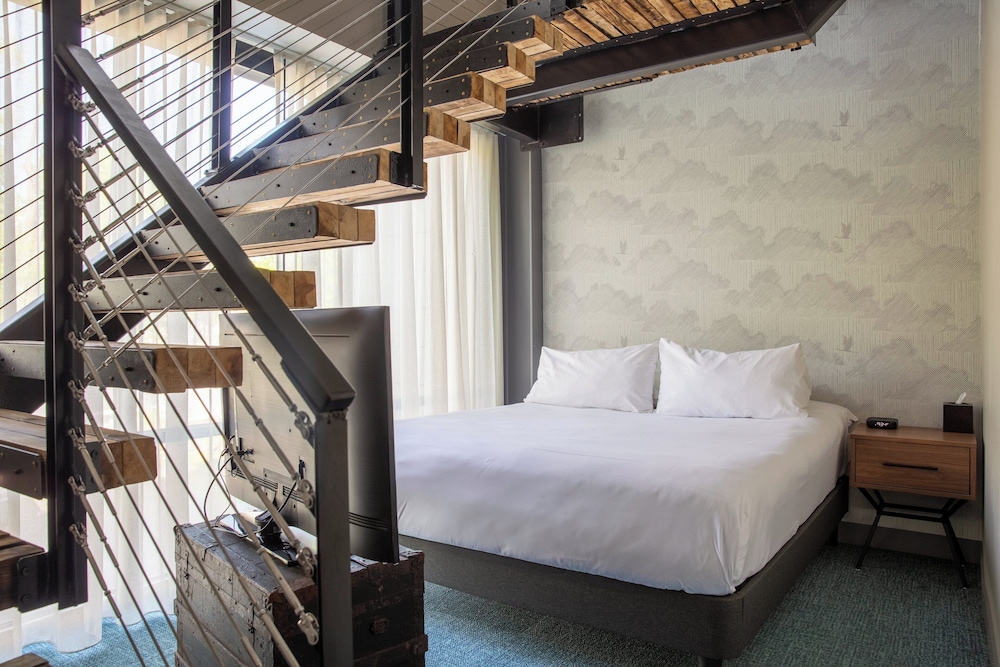 Loft, 1 King Bed - Photo 1