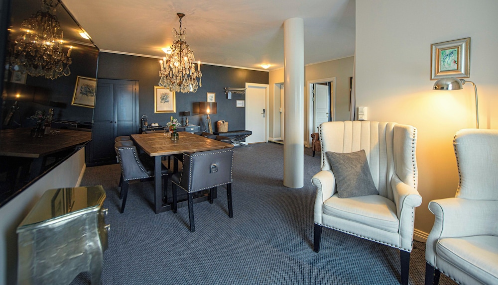 Suite (Stangeland) photo 1