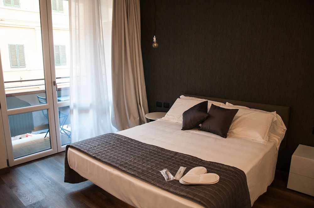 Deluxe Double Room, 1 Queen Bed, Non Smoking, City View (O deluxe)