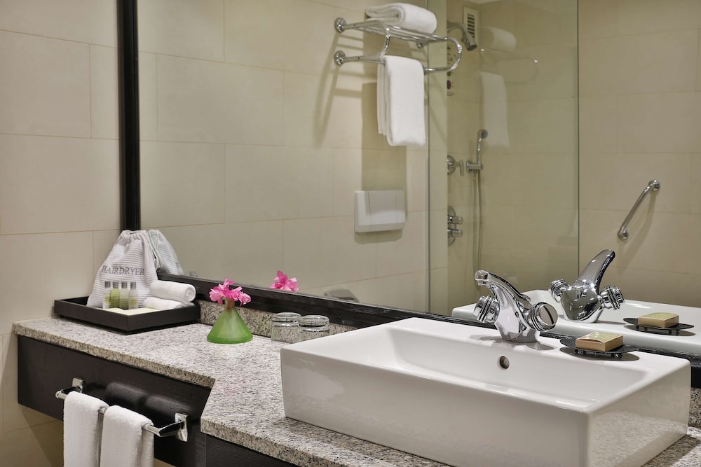 Executive Room, 2 Twin Beds, Pool View